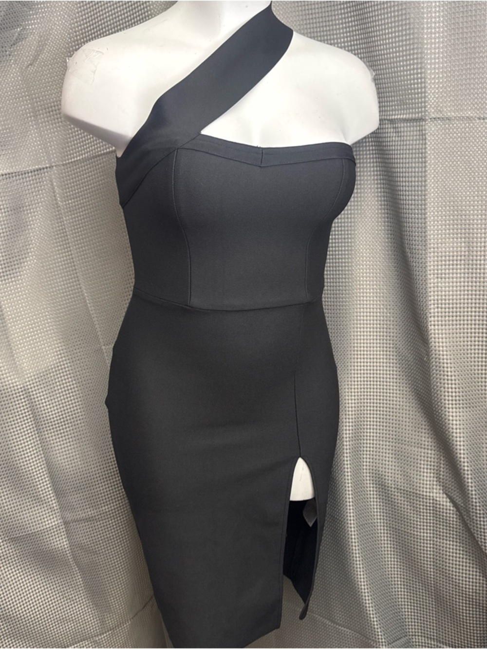 Asymmetric One-Shoulder Black Backless Bodycon Dress